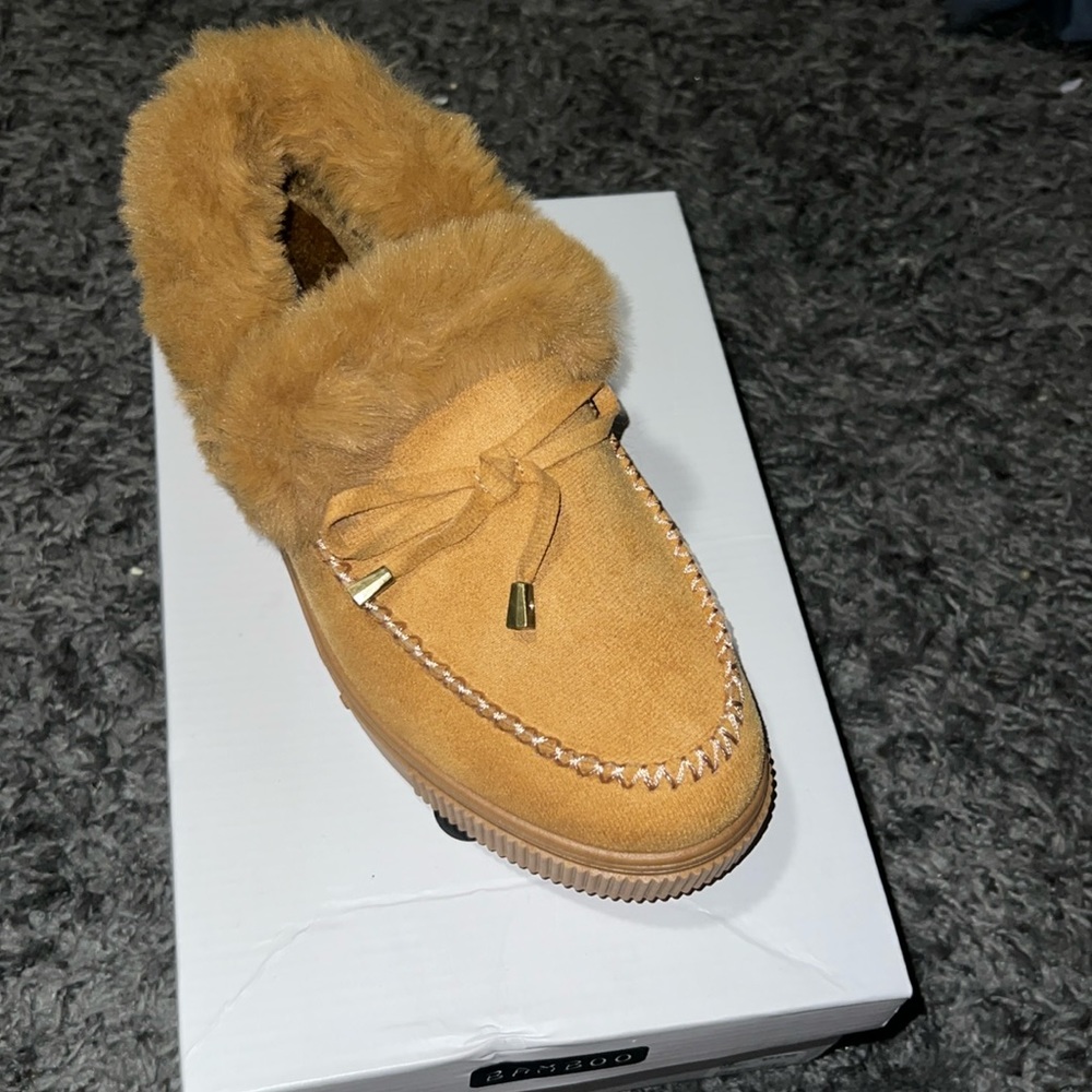 Tan Cozette slipper!